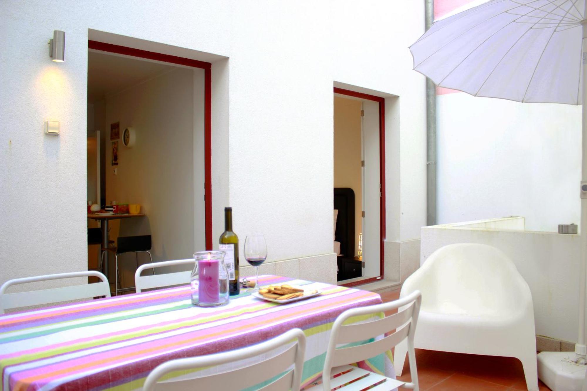 ליסבון Joivy Modern 1-Bed Apt With Terrace, Moments From Sao Bento Palace מראה חיצוני תמונה