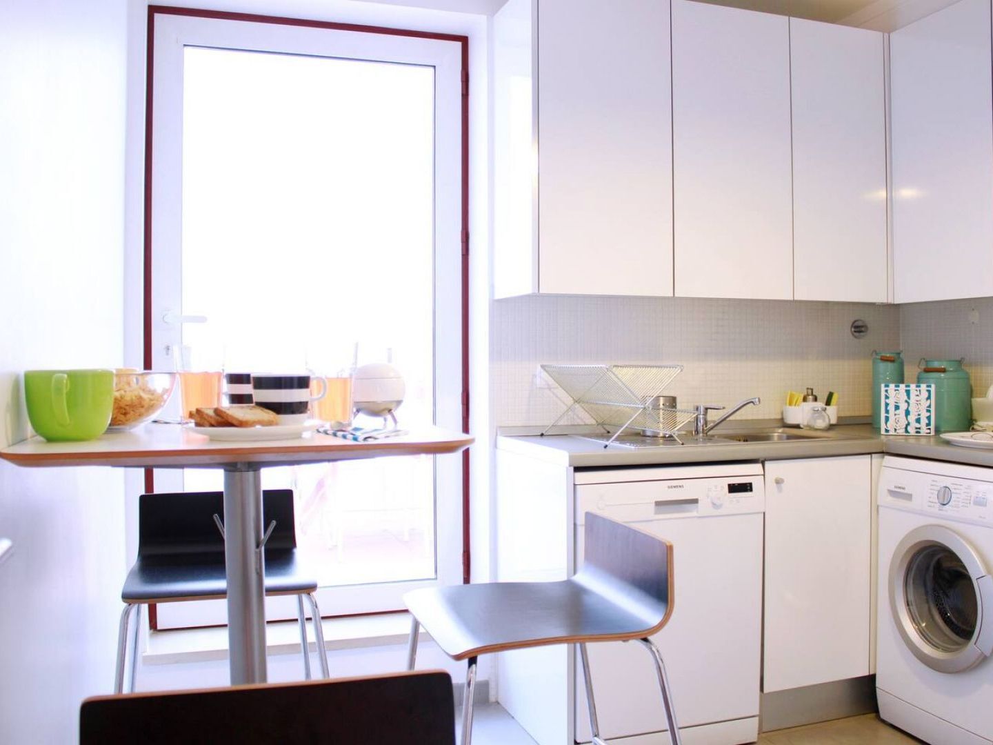 ליסבון Joivy Modern 1-Bed Apt With Terrace, Moments From Sao Bento Palace מראה חיצוני תמונה