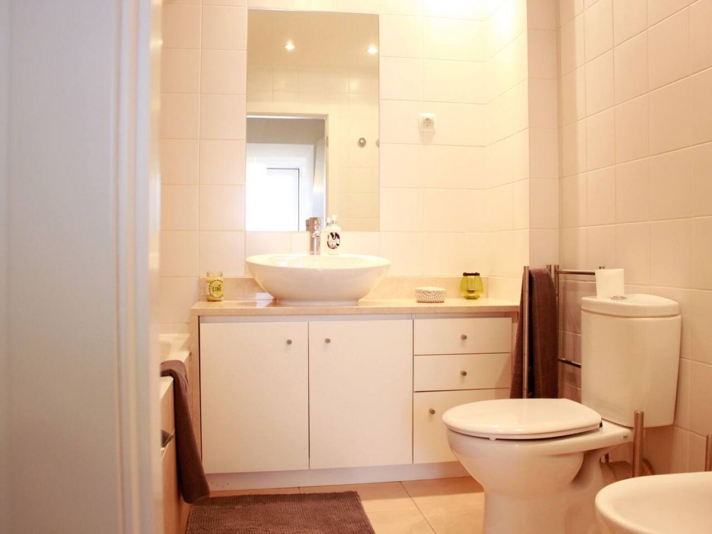 ליסבון Joivy Modern 1-Bed Apt With Terrace, Moments From Sao Bento Palace מראה חיצוני תמונה