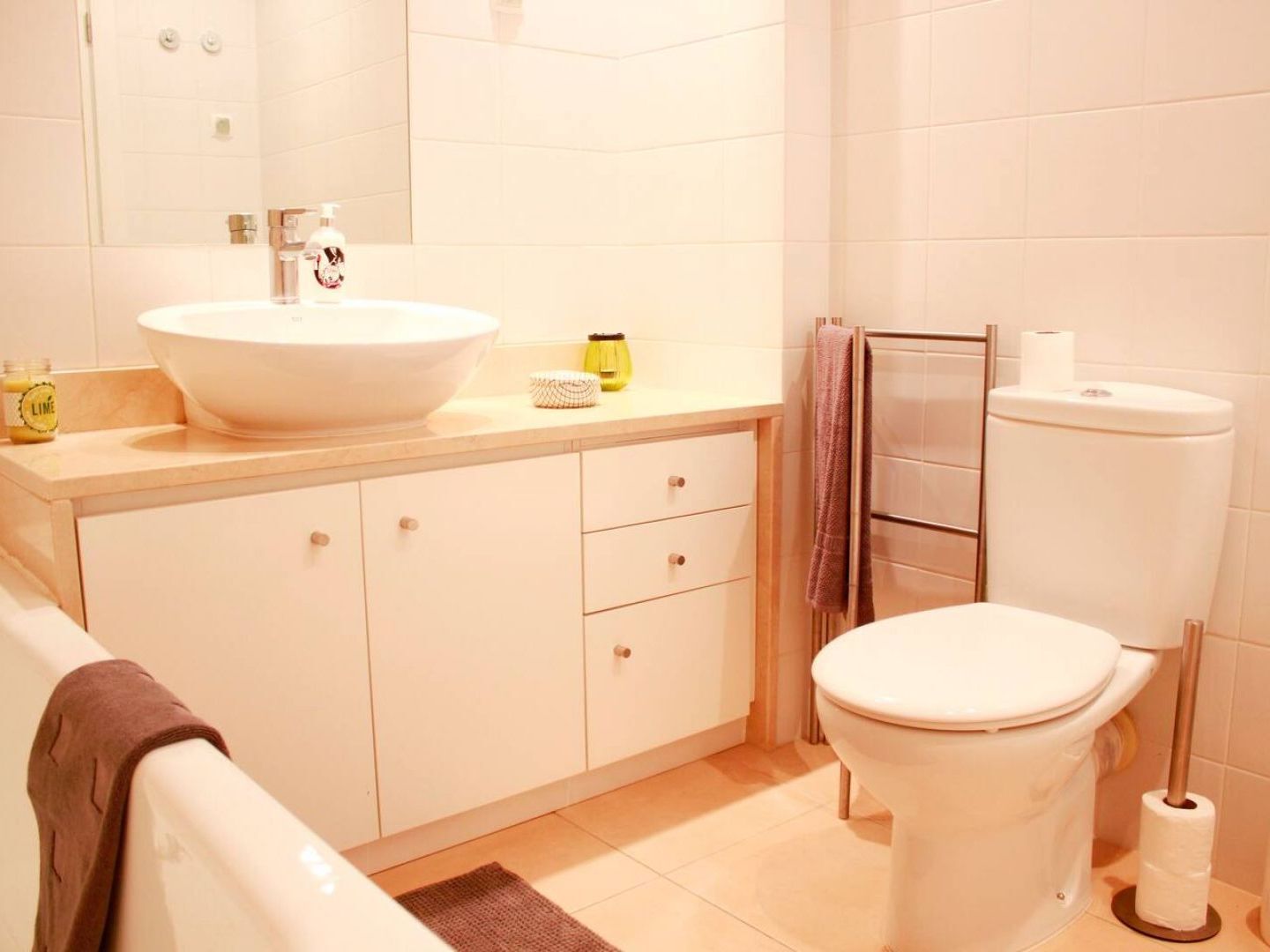 ליסבון Joivy Modern 1-Bed Apt With Terrace, Moments From Sao Bento Palace מראה חיצוני תמונה