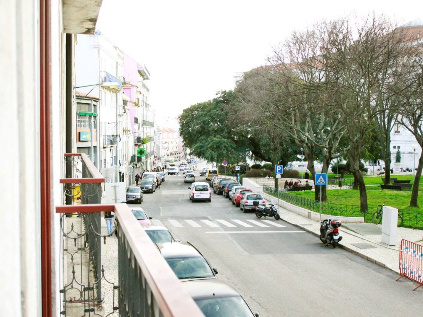 ליסבון Joivy Modern 1-Bed Apt With Terrace, Moments From Sao Bento Palace מראה חיצוני תמונה