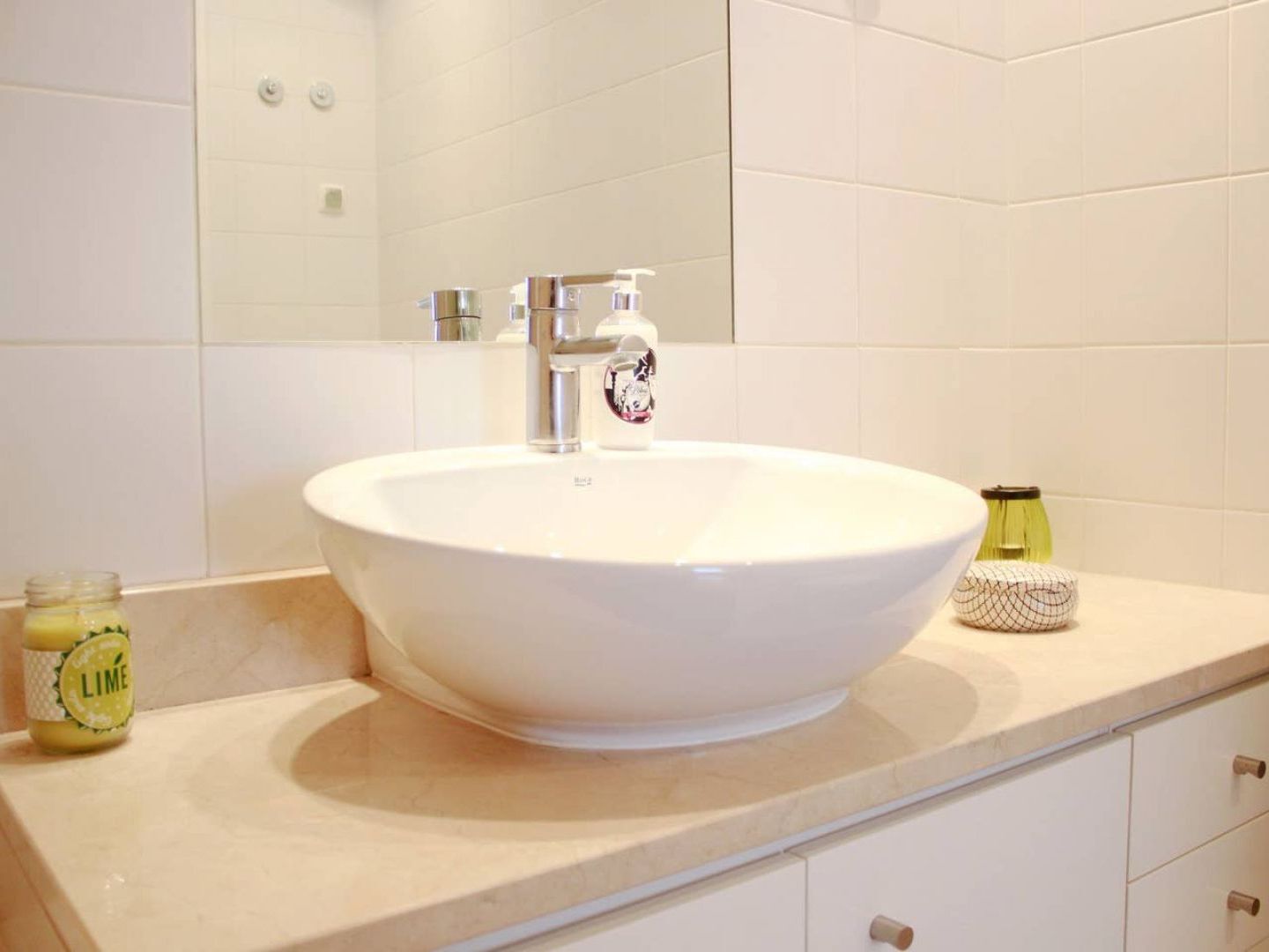 ליסבון Joivy Modern 1-Bed Apt With Terrace, Moments From Sao Bento Palace מראה חיצוני תמונה